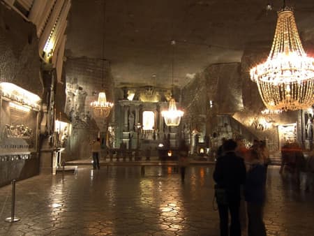Auschwitz Birkenau and Wieliczka Salt Mines Tour with Airport Transfers