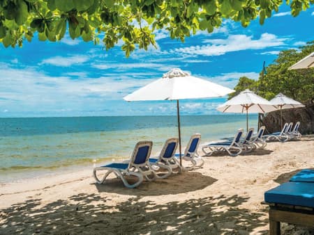 Bora Bora Beach Club Day Pass with Transfers