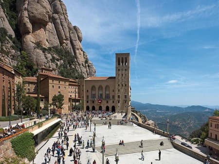 Descubre Montserrat – Tour de medio día con traslados