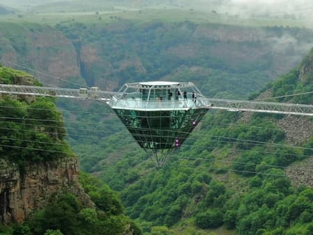 Diamond in the Sky over the Dashbash Canyon