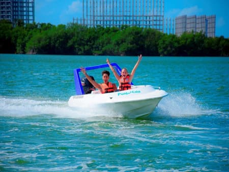 Speedboat ride on the lagoon + Snorkel in Punta Nizuc with Transfers