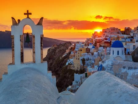 Oia Sunset and Villages: Akrotiri, Emporio, Perissa Beach, Profitis Ilias - Full-Day Tour