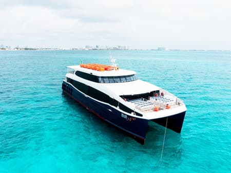 Ferry a la Isla de Cozumel by Xcaret Xailing