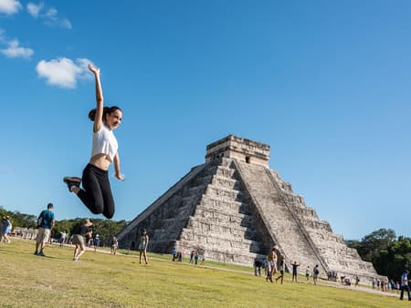 Visita Chichén Itzá, un precioso cenote maya y la ciudad de Valladolid - Tour básico de día completo