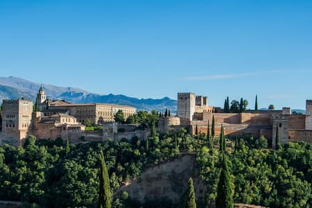 Alhambra Palace and Albaicin Tour with Skip the Line Tickets from Seville