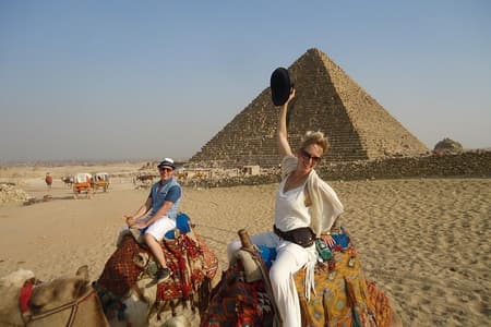 Pyramids, Sphinx & Tourist Bazaar Tour from Cairo Airport