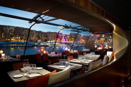 Bateaux Parisiens Seine-Gourmetdinner und Sightseeing-Bootsfahrt