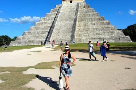 Scopri Chichén Itzá e un cenote sacro. Pranzo e trasporto inclusi.