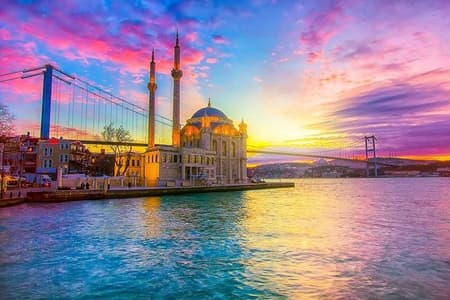 Istanbul Super Saver: Bosforuscruise van een halve dag, tour met Egyptische spice-markt en Turks diner en show