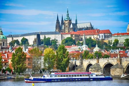 Halbtägige Stadtbesichtigung in Prag inklusive Flussfahrt auf der Moldau