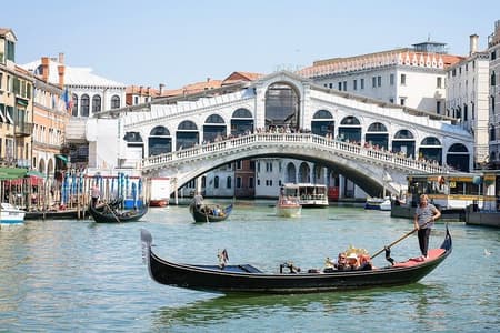 Venice full-day guided tour from Milan - Hotel pick up