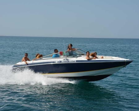  القارب السريع - يتسع ل 6 أشخاص 