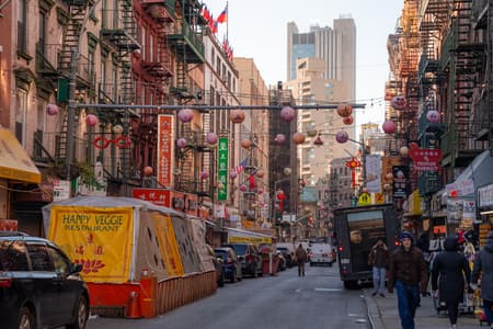 Contrastes de Nueva York en Español