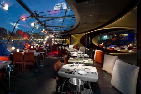 Crucero con Cena a Bateaux Parisiens - Servicio "Découverte"