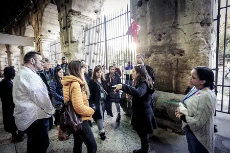 Ancient Rome Guided Tour: Colosseum, Forum and Palatine & Pick Up