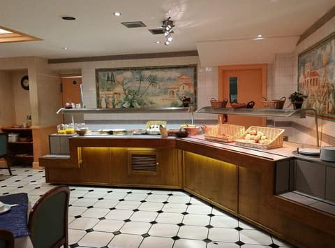 Norfolk Plaza Hotel, 