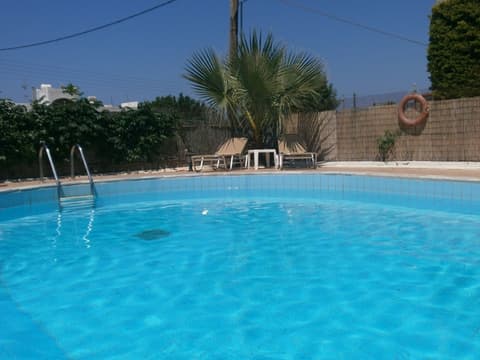 Iraklis Studios and Apartments