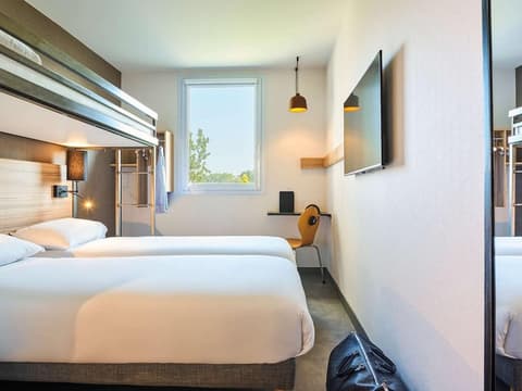 greet Hotel Paris Nord 18