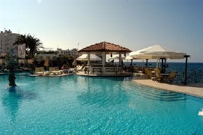 Rocks Hotel & Casino