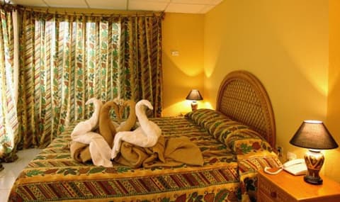 HOTEL LOS HELECHOS