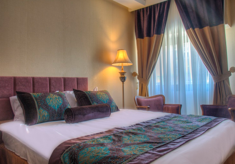 ARYO BARZAN HOTEL