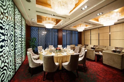 EQUATORIAL HOTEL SHANGHAI, 