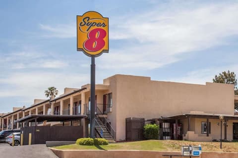 SUPER 8 BY WYNDHAM BARSTOW, 