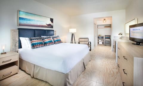 POSTCARD INN ON THE BEACH