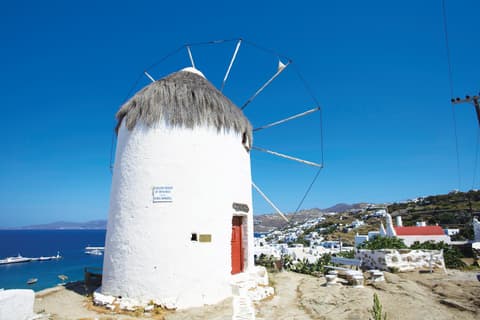Echoes of the Cyclades: From the Acropolis to the Islands, French-speaking guide