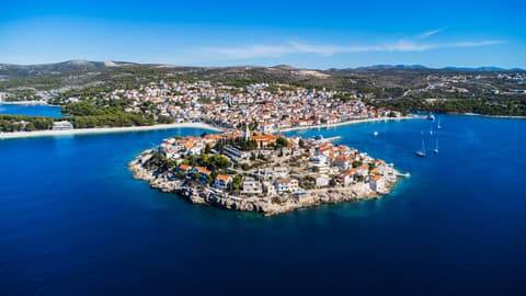 Crucero por lo más destacado de Dalmacia en Zadar y la región de Split (Categoría de Barco Estándar)