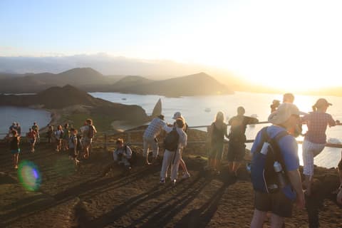 4-Day Wildlife & Wonders of Galapagos, French-speaking guide