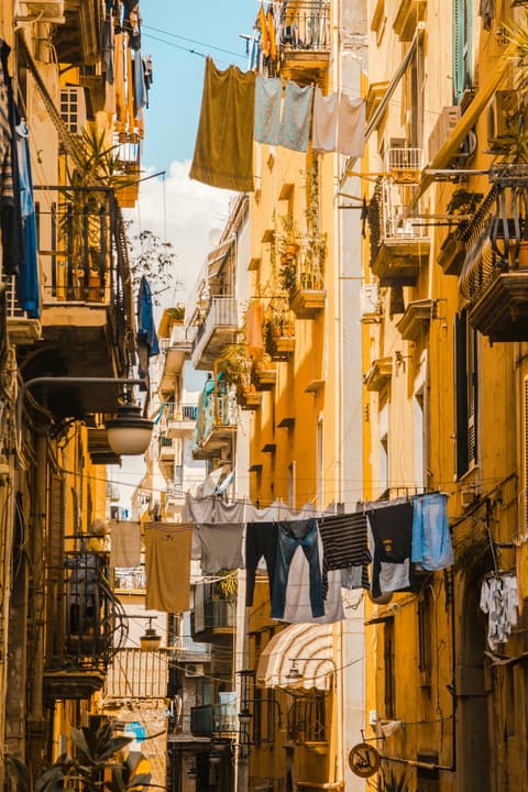 Naples Winter Escape: Street Food, History & San Gregorio Armeno, Private Tour