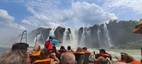 3-Day Argentine Adventure at Iguazú Falls, French-speaking guide