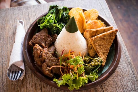 Temples, Volcanoes and Beaches; Private Tour