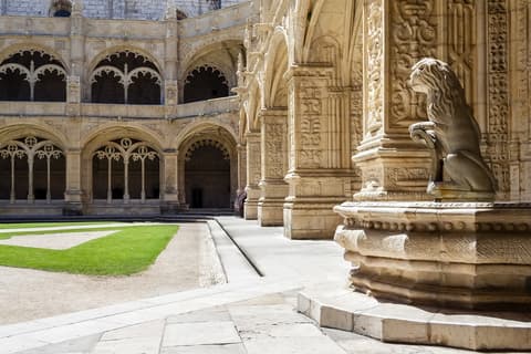 Portugal Flavours & Traditions, French-speaking guide