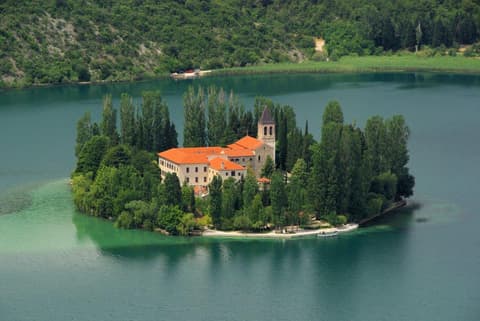 2-Day Authentic Dalmatia: Krka Waterfalls, Etnoland & Peka Lunch Experience