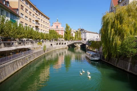 Through the Heart of the Slavic Countries, French-speaking guide