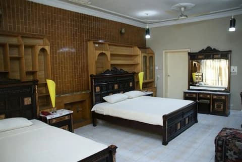 New Cape Grace Guest House, 