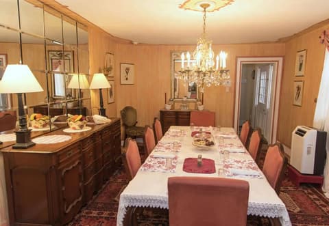 La Reserve Bed & Breakfast