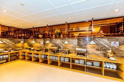 Dynasty Casino Hotel, 