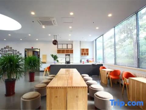 7 Days Premium Beijing Dabaotai Luhua Road Branch