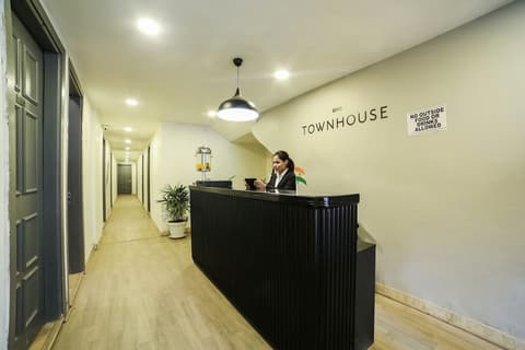 Super Hotel O Nawada Metro