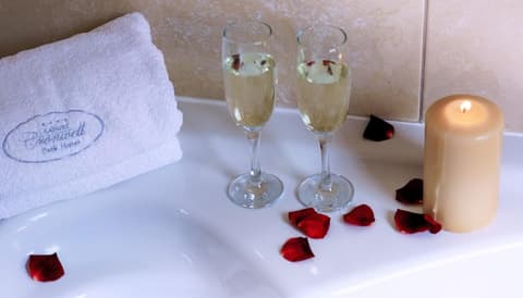 GREEK PRIDE CRONWELL RAHONI