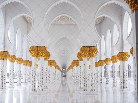 Abu Dhabi Stop Over