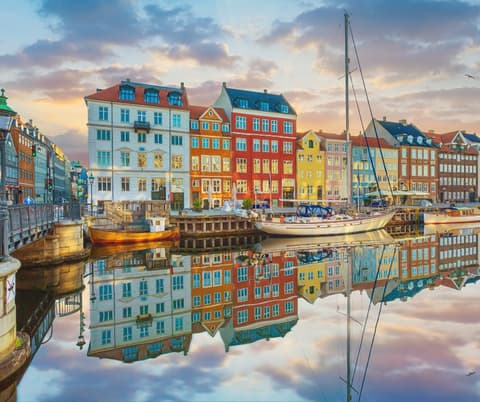 Descubra Los Fiordos y Helsinki (Premium)