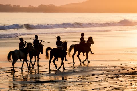 Indonesia: Lo spirito guerriero del popolo che venera i cavalli