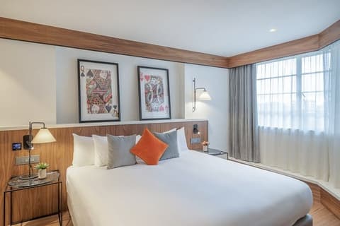 London Town Getaway “with elegance”