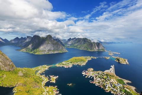 Islas lofoten y espejo del àrtico