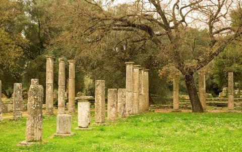 Circuito de 5 días Heleno Bizantino (Corinto antiguo + Mistras + Olimpia, Delfos, Meteora)