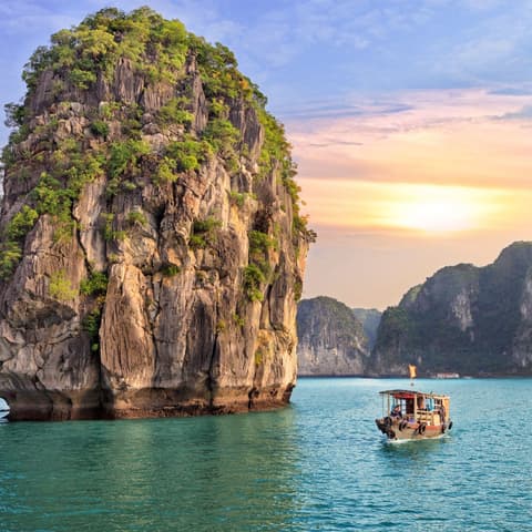 Vietnam Clásico - De Norte a Sur 10 Días & Transferir a Phnom Penh - Salida el Sábado